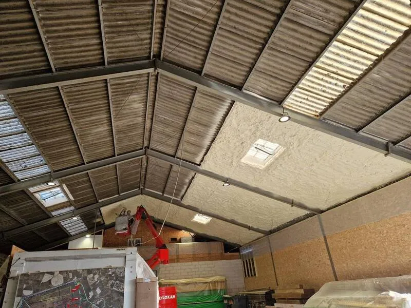 Chantier isolation projetée